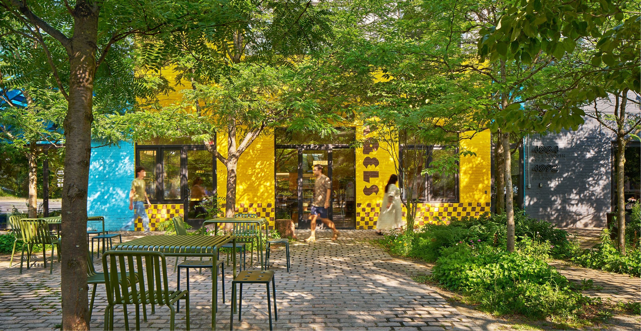 Front of Bev's Bagels